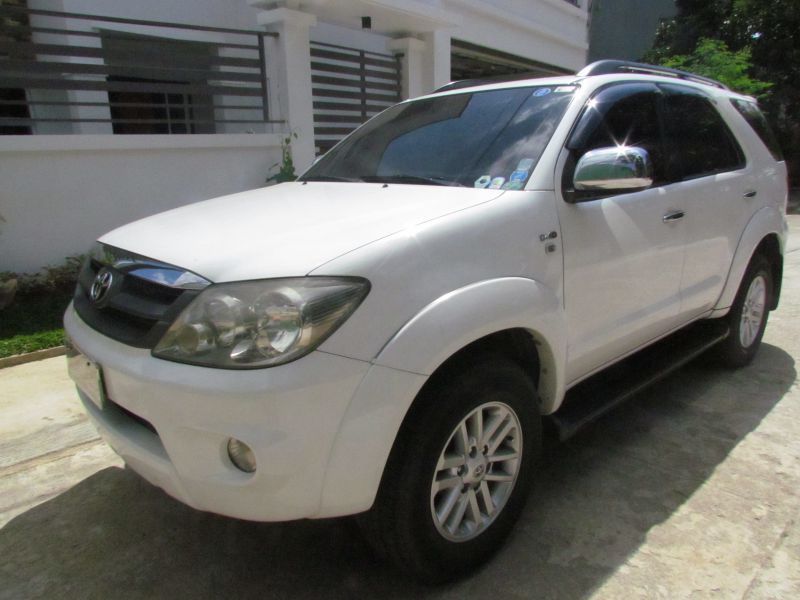 Toyota fortuner 2006 год