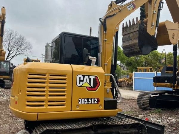 2021 CATERPILLAR 305.5E2 photo