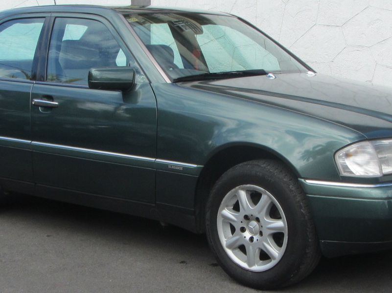 Автомобиль 180. Мерседес с180 1994. Mercedes c180 1994. Мерседес c180 1994г. C 180 Мерседес 1994.