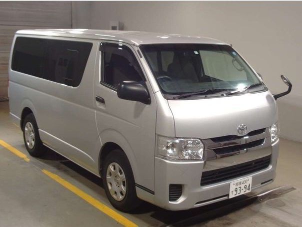 Тойота hiace 2015