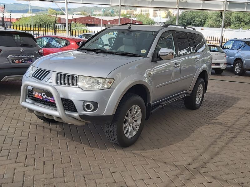 Mitsubishi pajero sport 2011