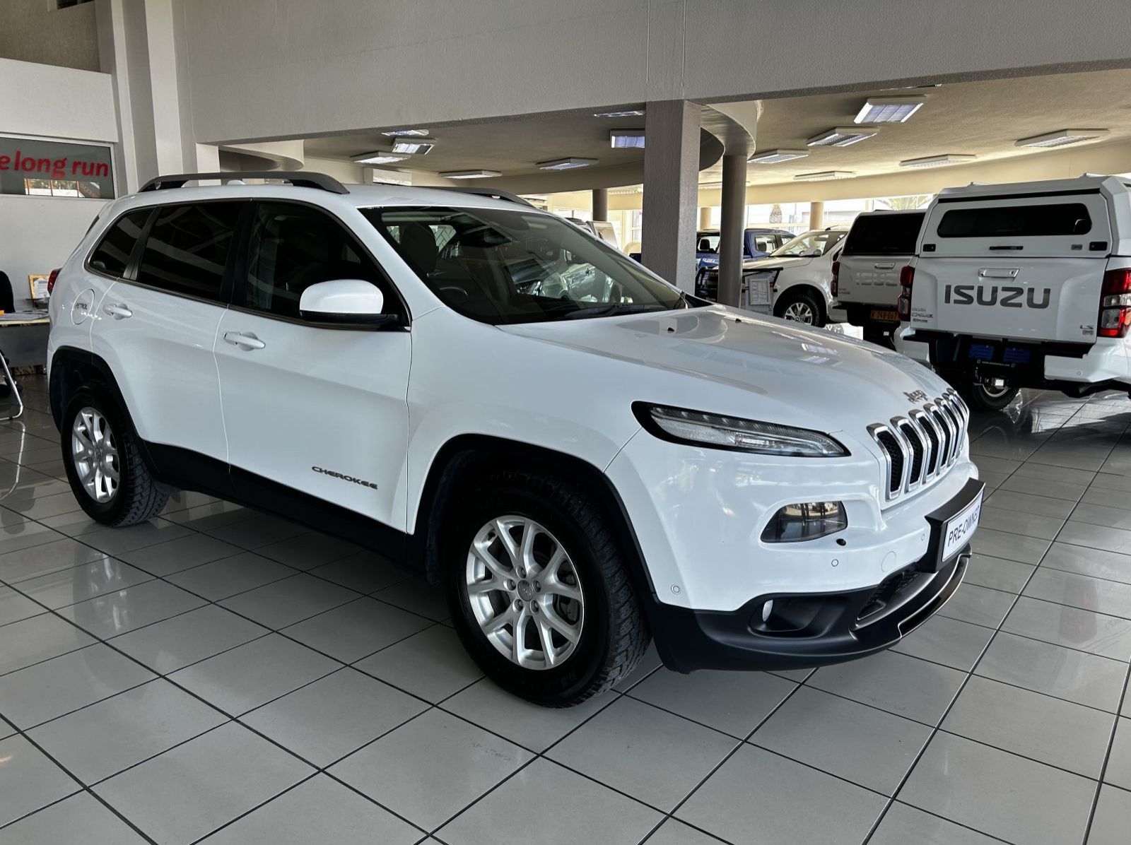Used Jeep Cherokee 2.4 Longitude Petrol AT  for sale in Windhoek, Namibia