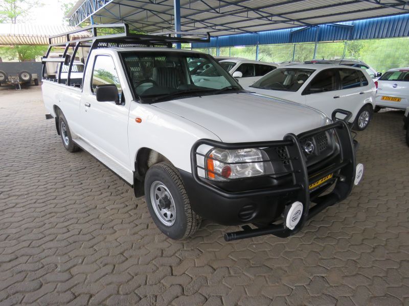 Nissan np300 2012