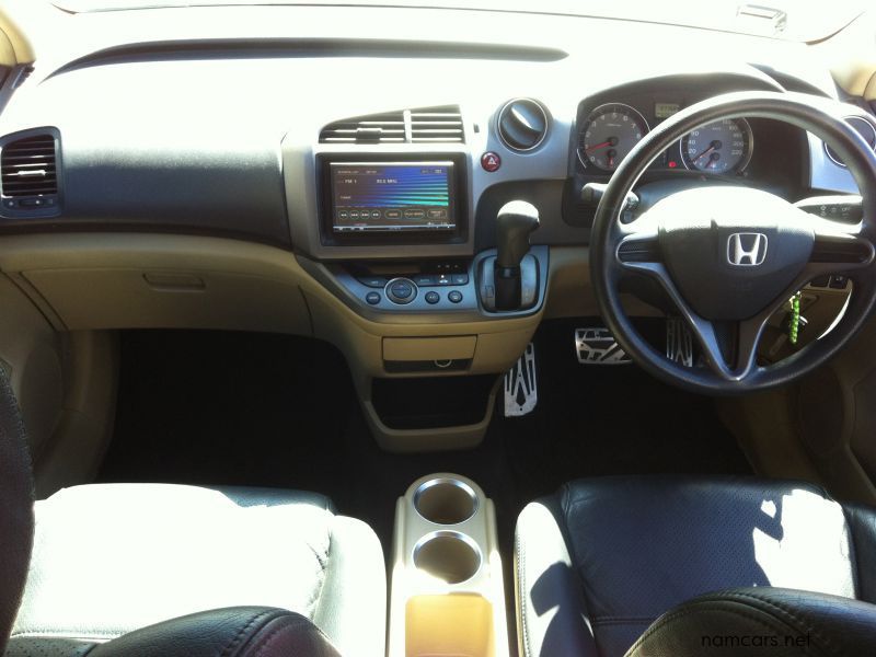 2010 Honda Stream for sale  77 584 Km  Automatic transmission 