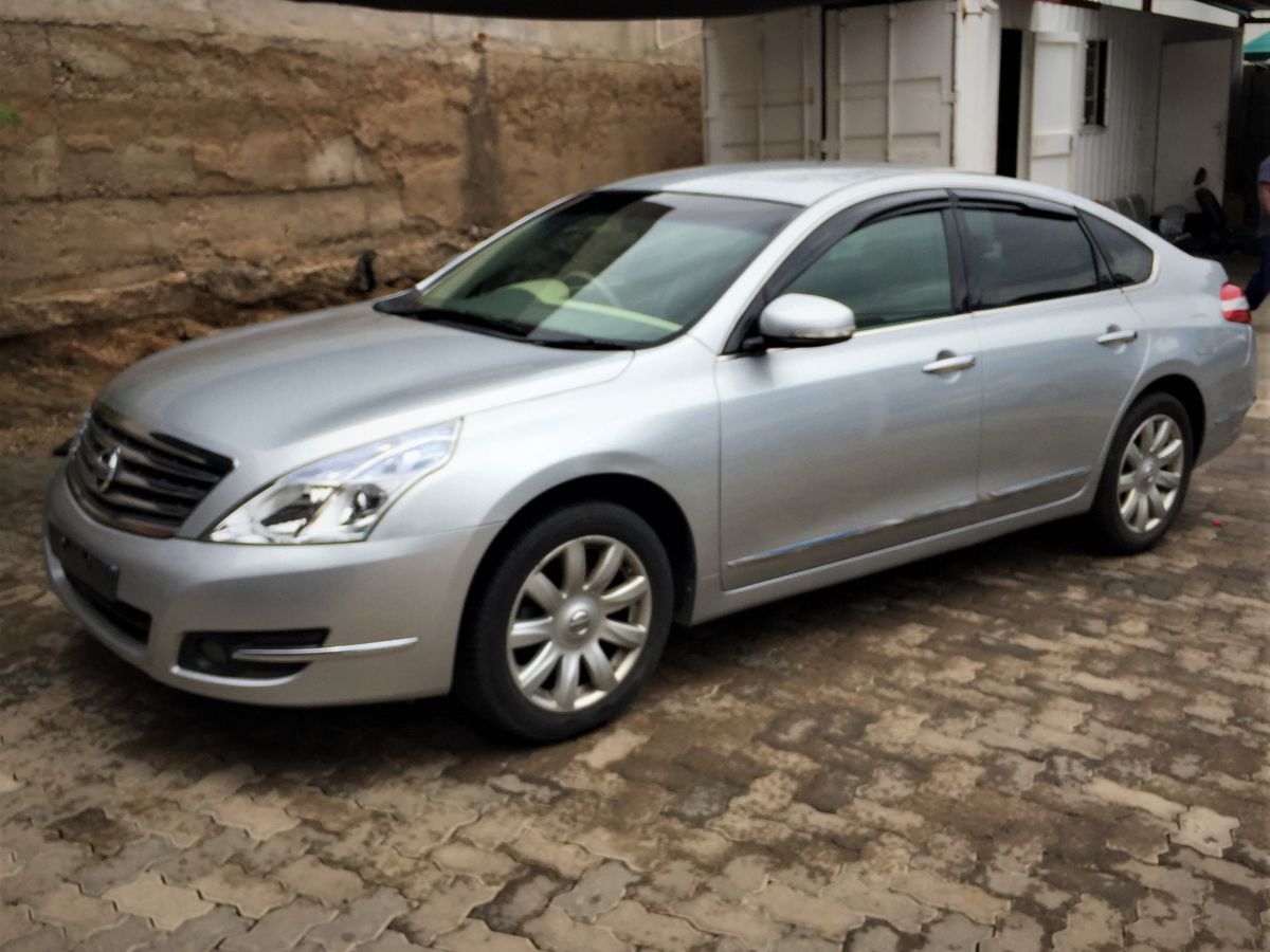 Nissan teana 2010 года