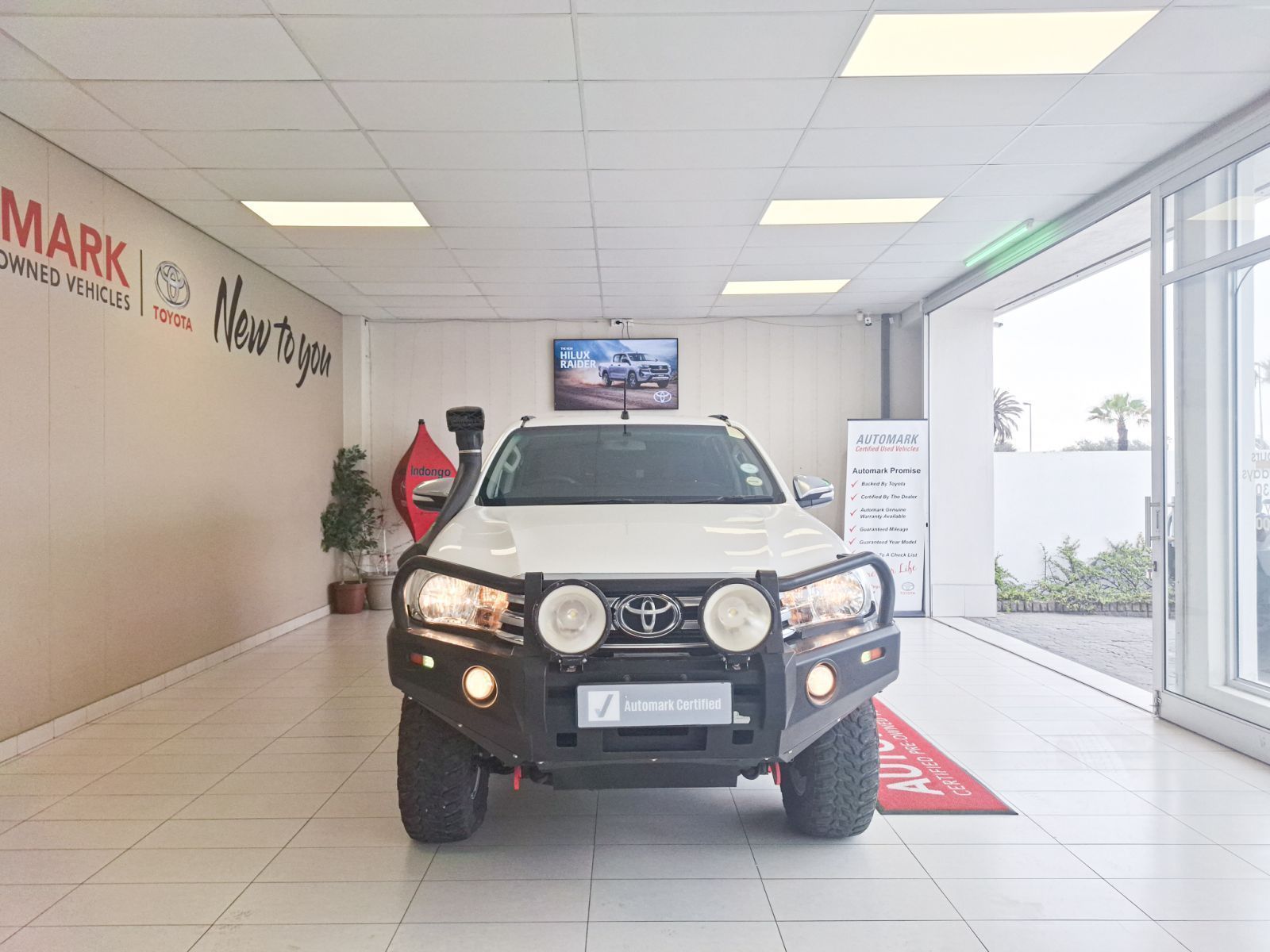 2017 Toyota Hilux Raider 2.8 DC 4x4 AT photo