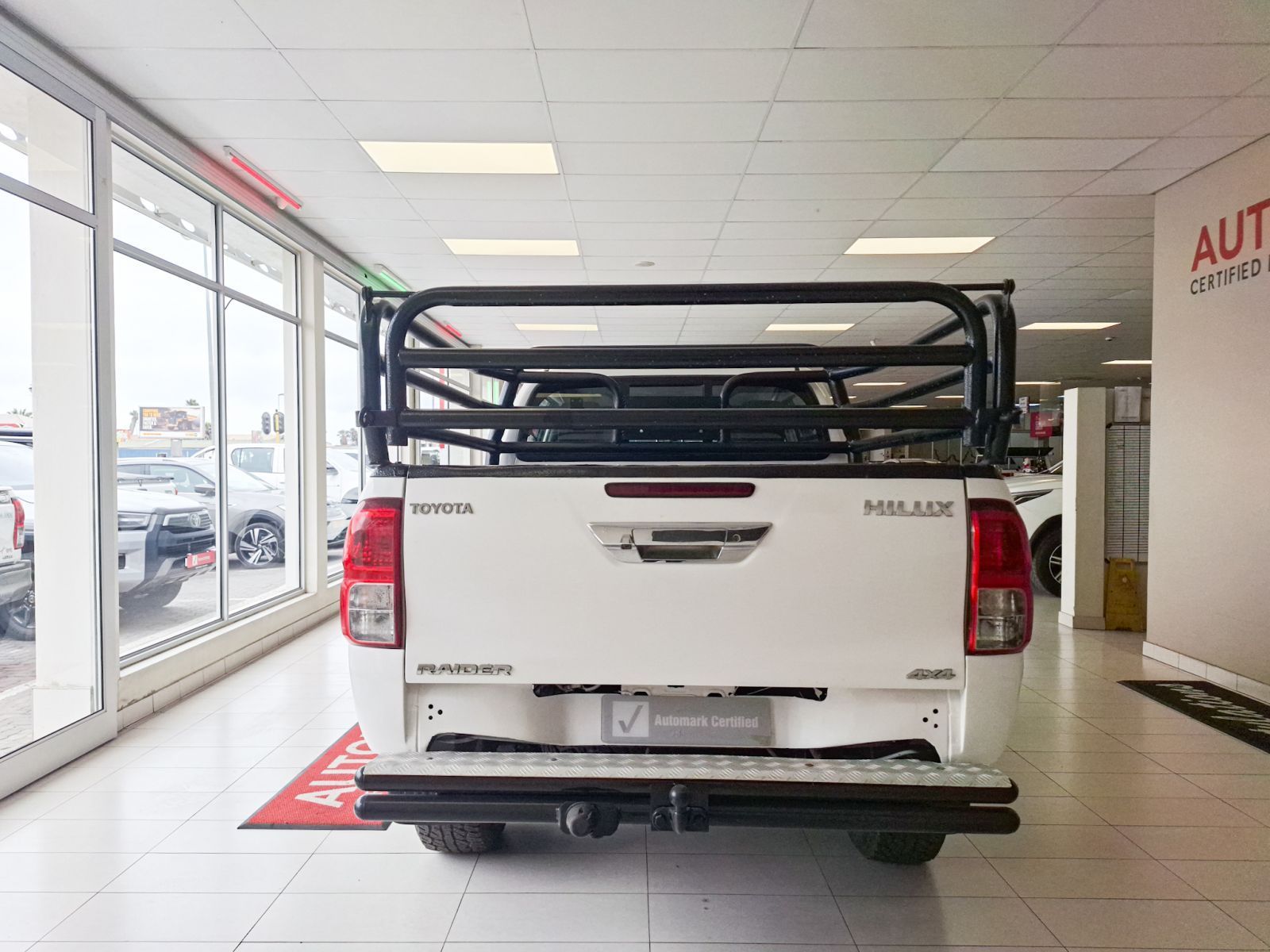 2021 Toyota Hilux 2.4 Gd-6 Raider 4x4 MT photo