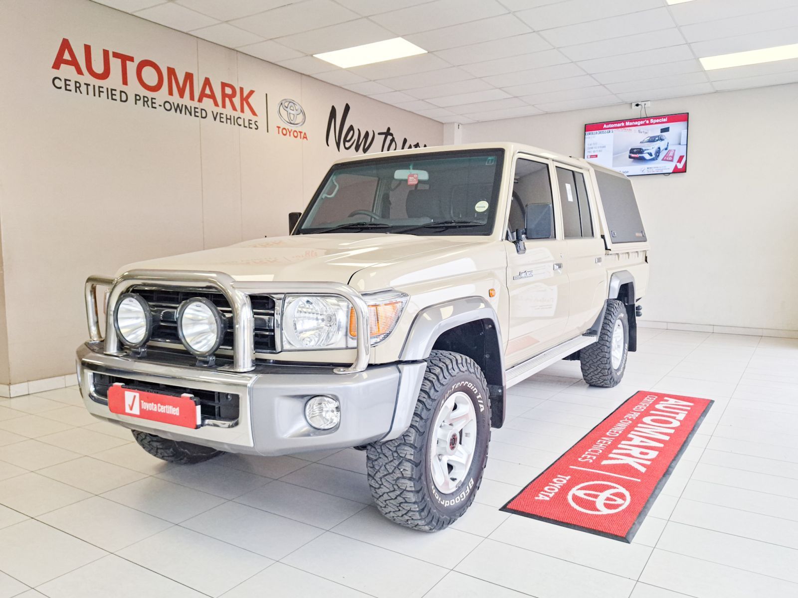 Toyota LC79 4.0 Petrol V6 MT 4x4 in Namibia