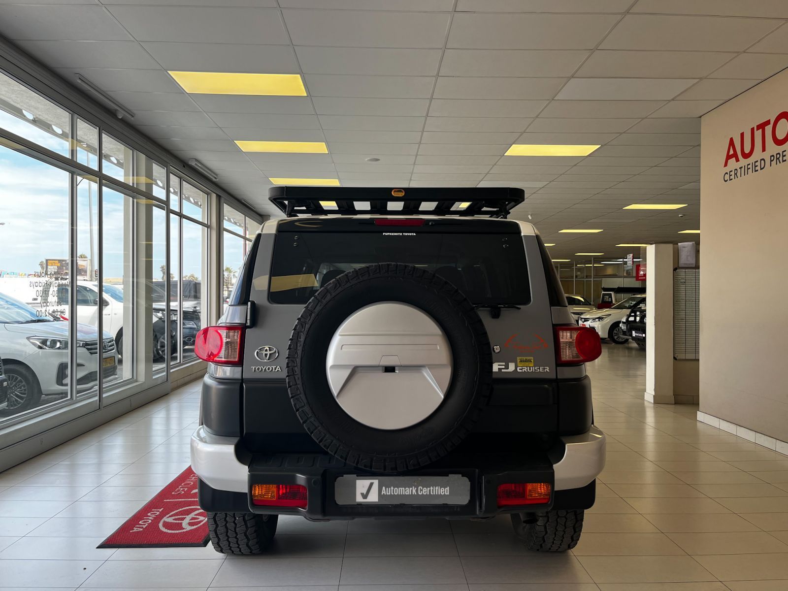 2019 Toyota FJ Cruiser 4.0 V6 AT 4x4 photo