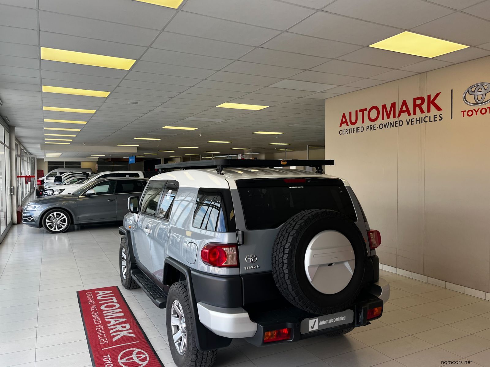 2019 Toyota FJ Cruiser 4.0 V6 AT 4x4 photo