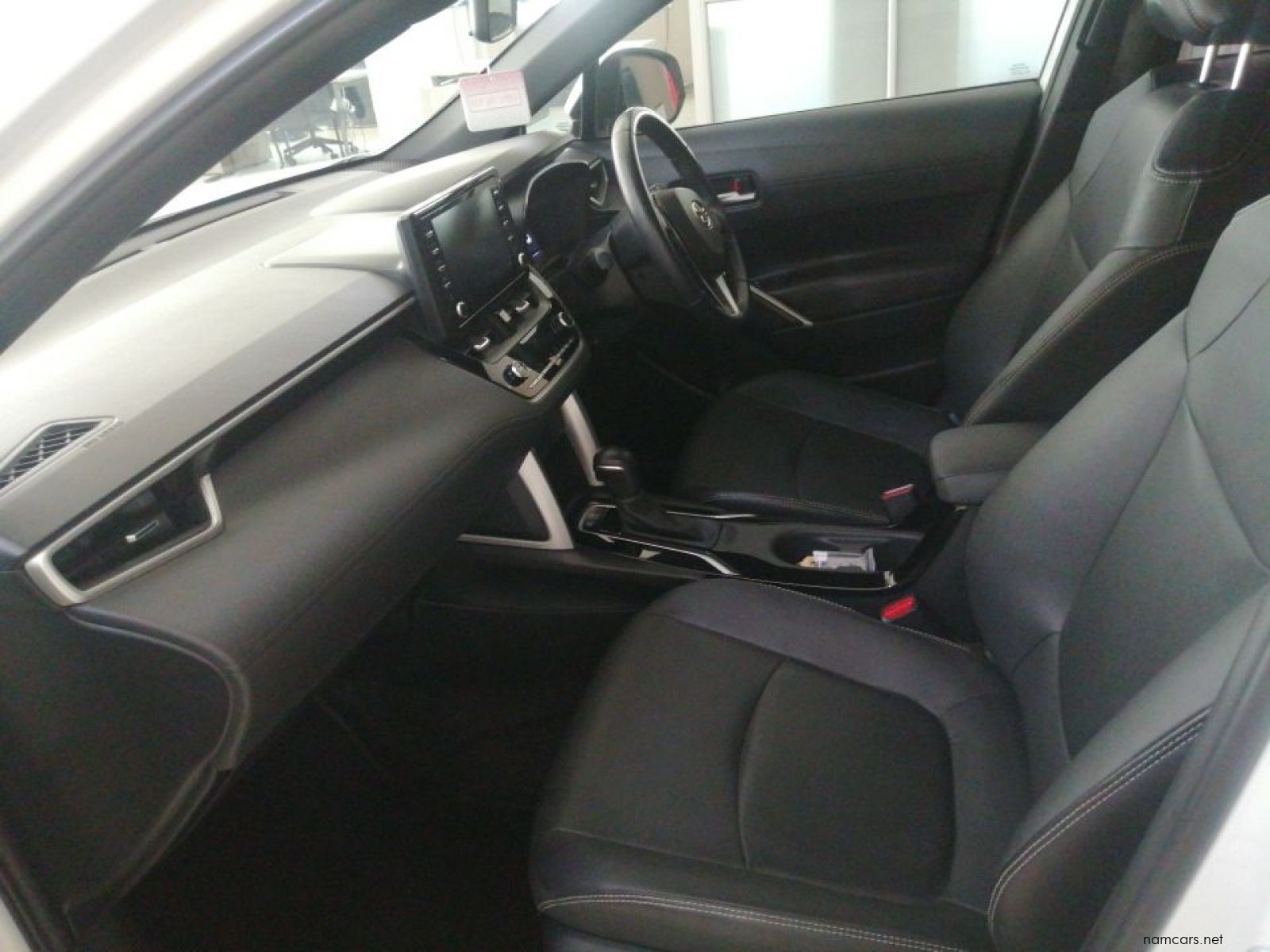 2022 Toyota Corolla Cross  1.8 XS CVT HV photo