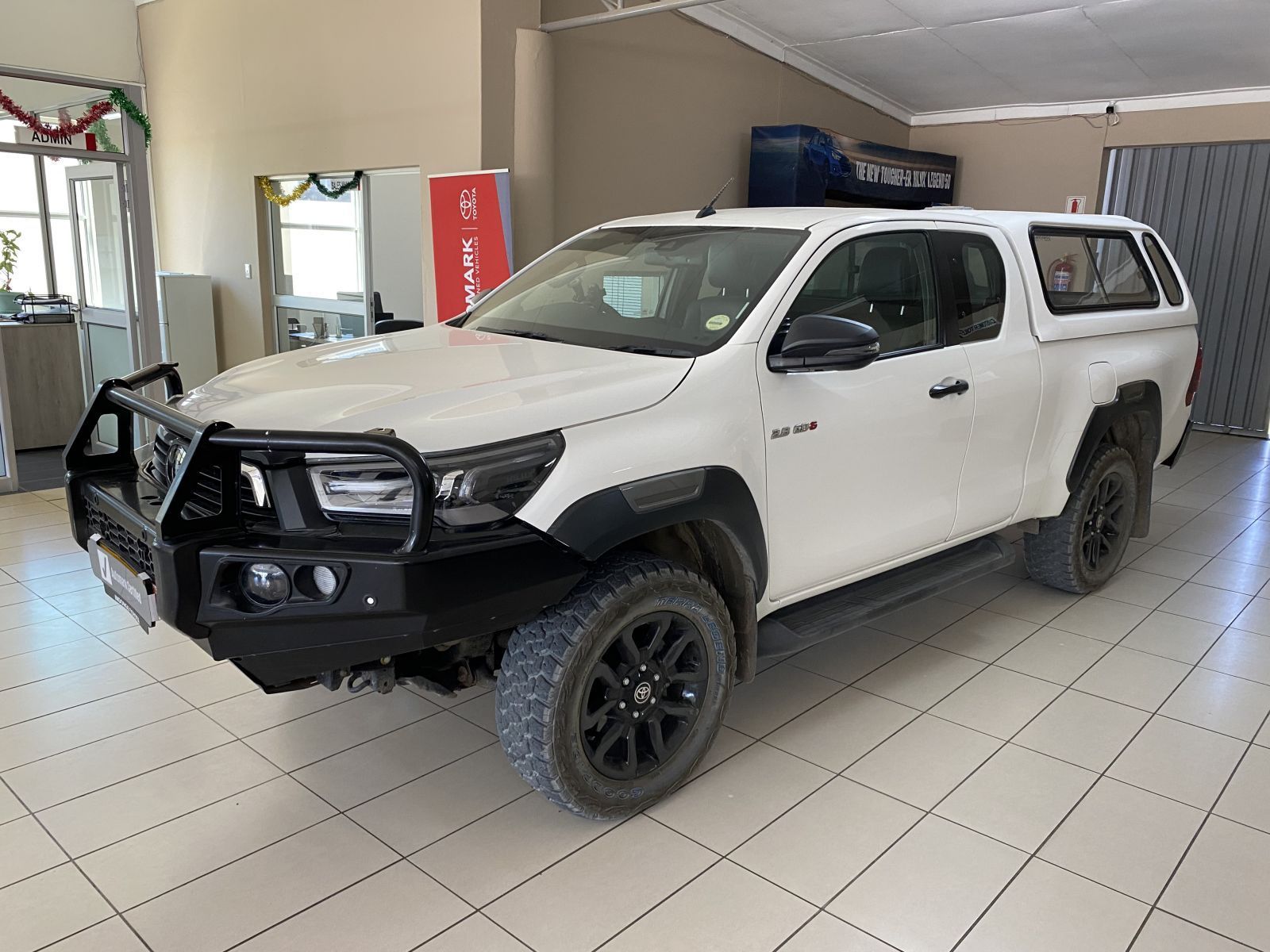 2023 Toyota Hilux 2.8 4x4 E/C Legend AT photo