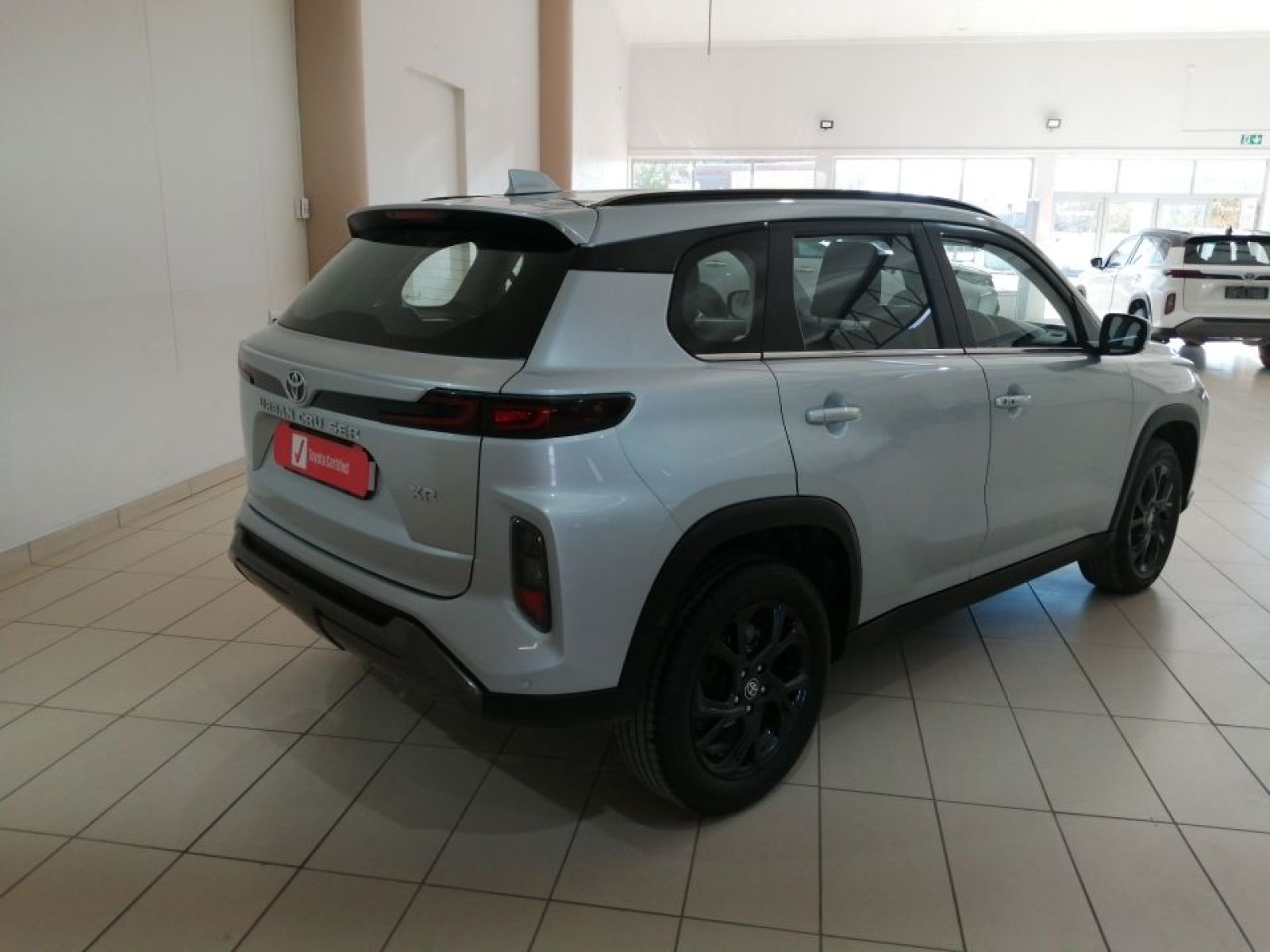 2024 Toyota Urban Cruiser XR A/T photo