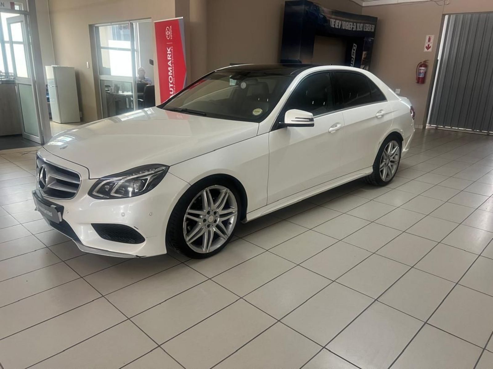 2015 Mercedes-Benz e class photo