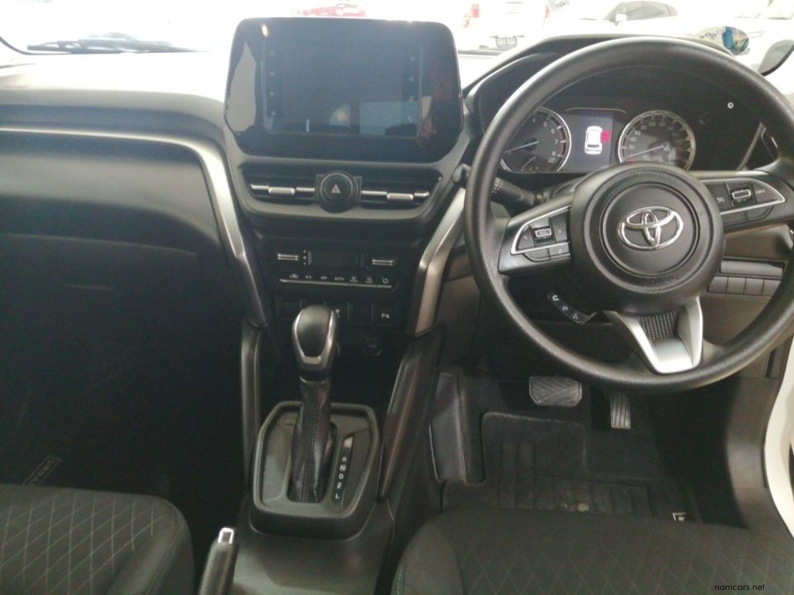 2024 Toyota Urban Cruiser XR A/T photo