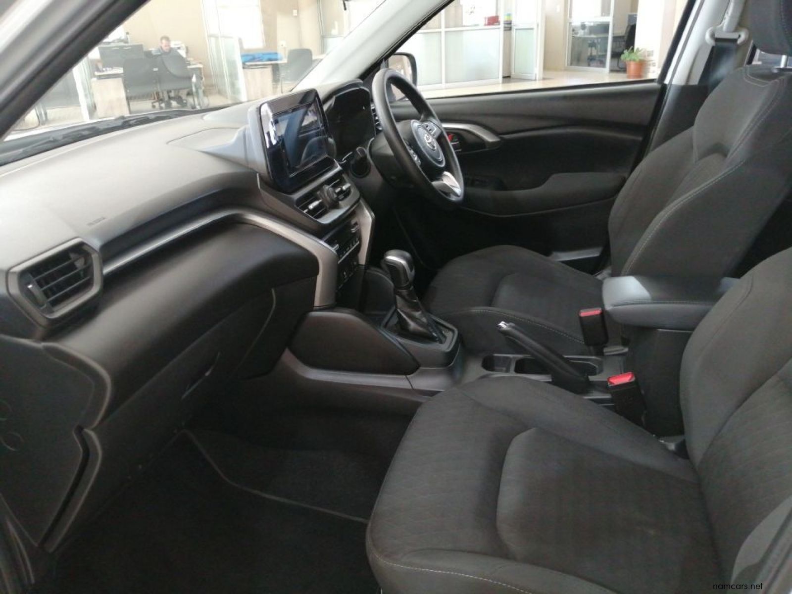 2024 Toyota Urban Cruiser  XR A/T photo