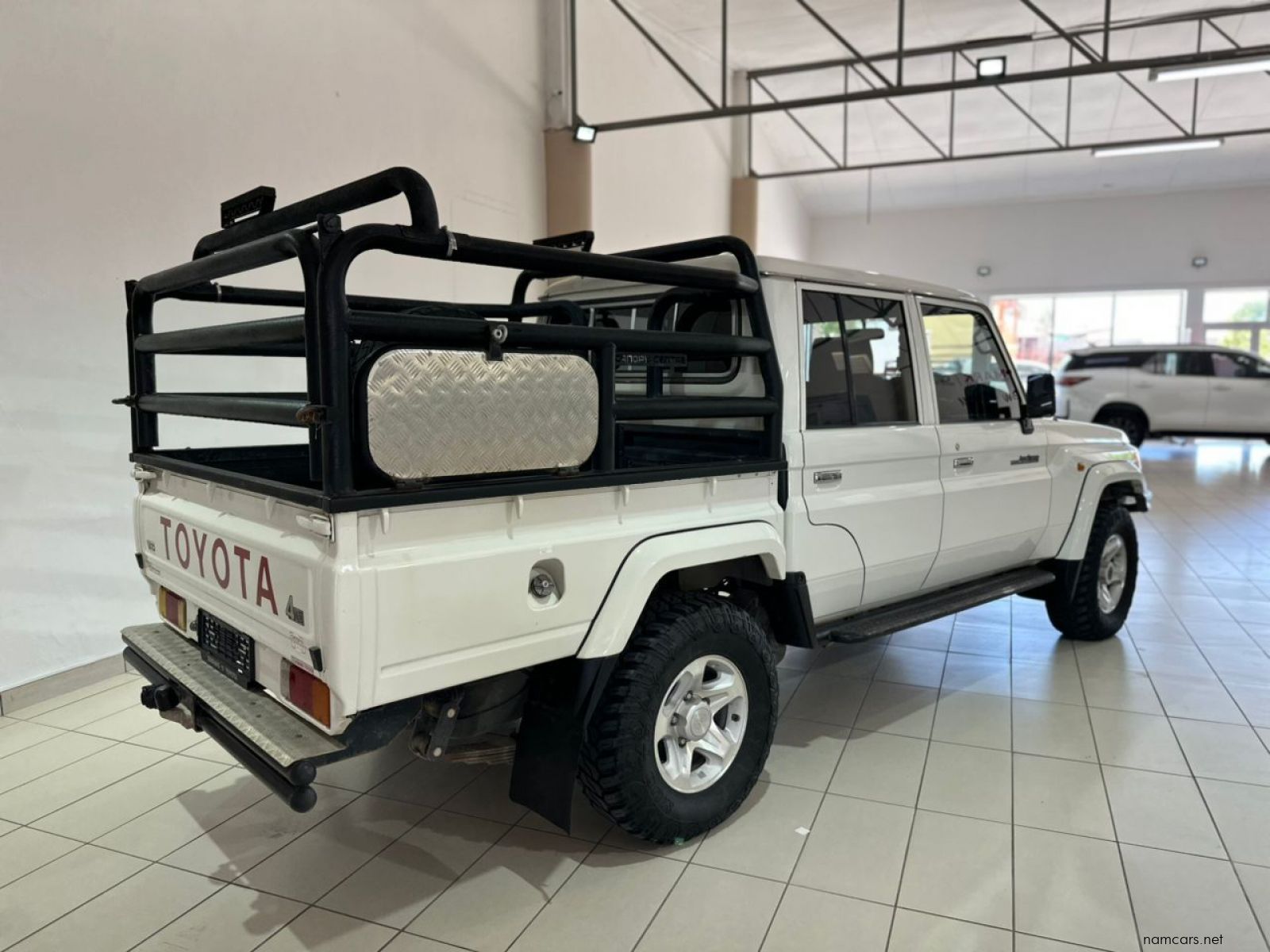 2022 Toyota Land Cruiser 4.0 V6 D/C photo