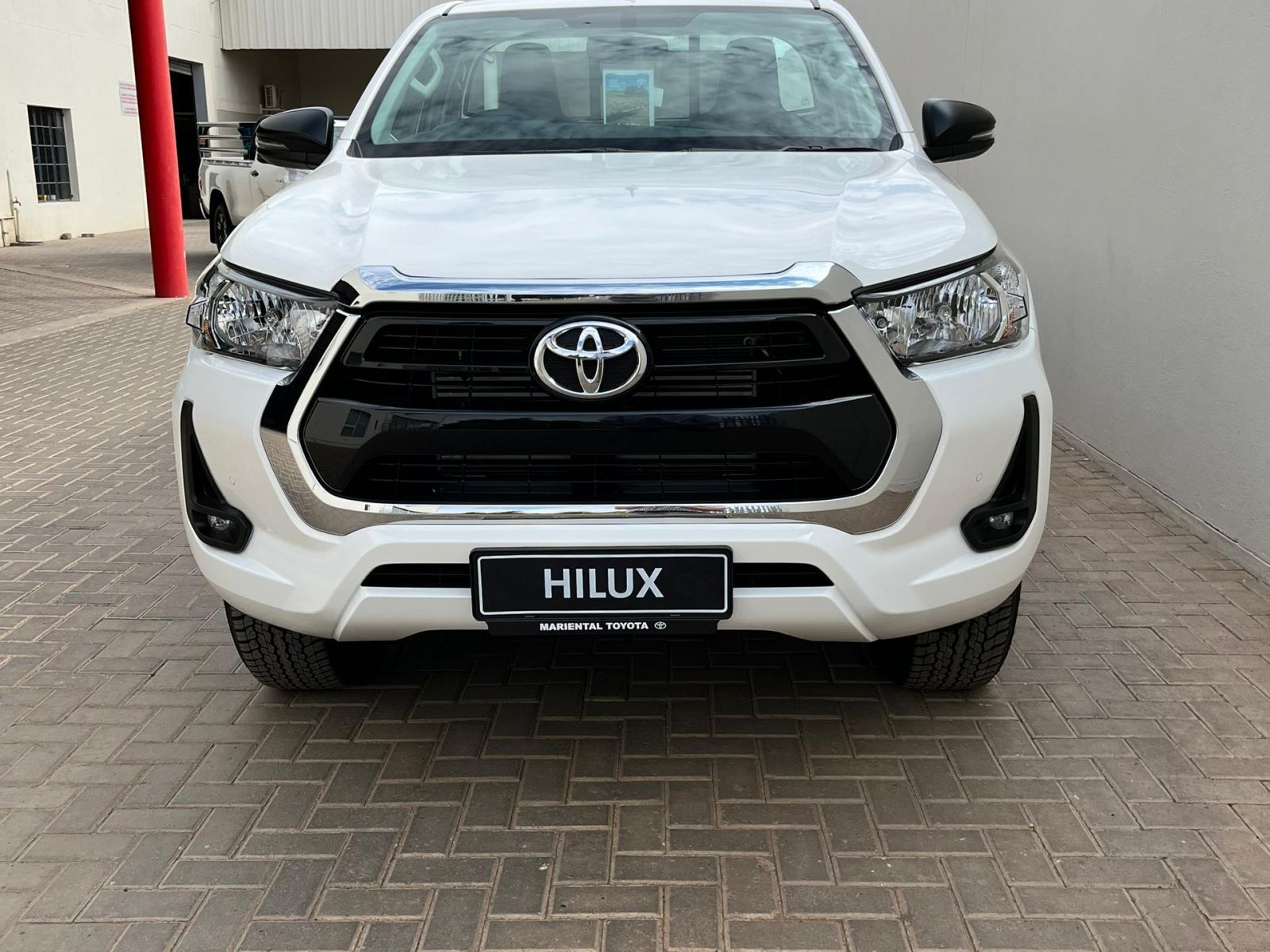 2026 Toyota Hilux SC 2.4GD6 4X2 Raider MT photo