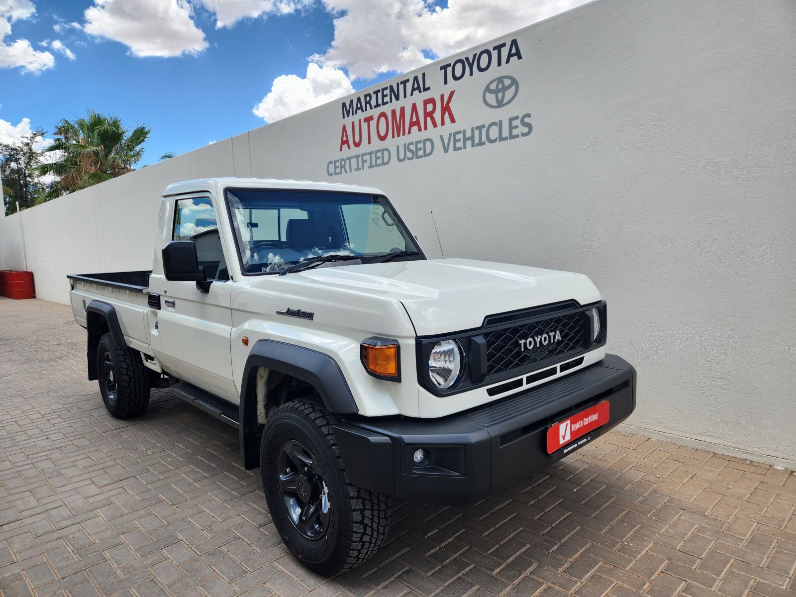 Toyota Land Cruiser Single Cab 2.8 AT in Namibia
