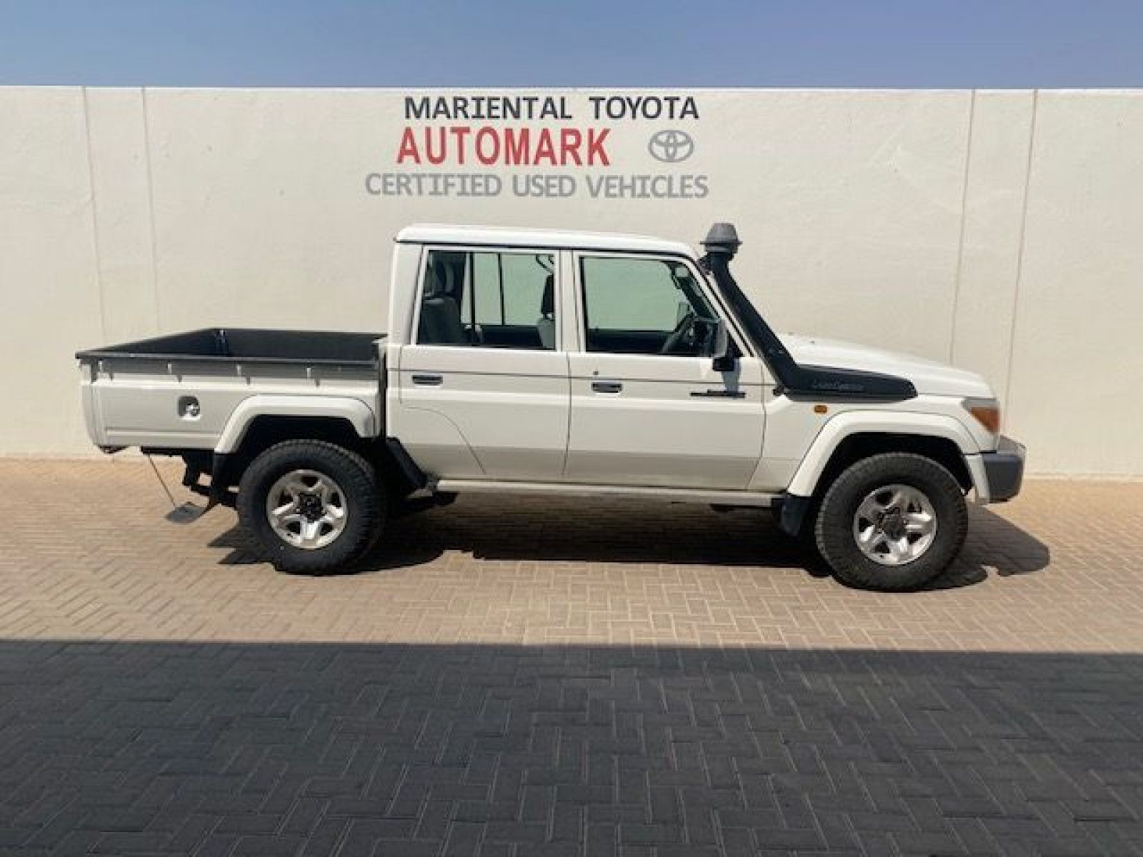 2016 Toyota Land Cruiser 79 4.5d P/u D/c photo