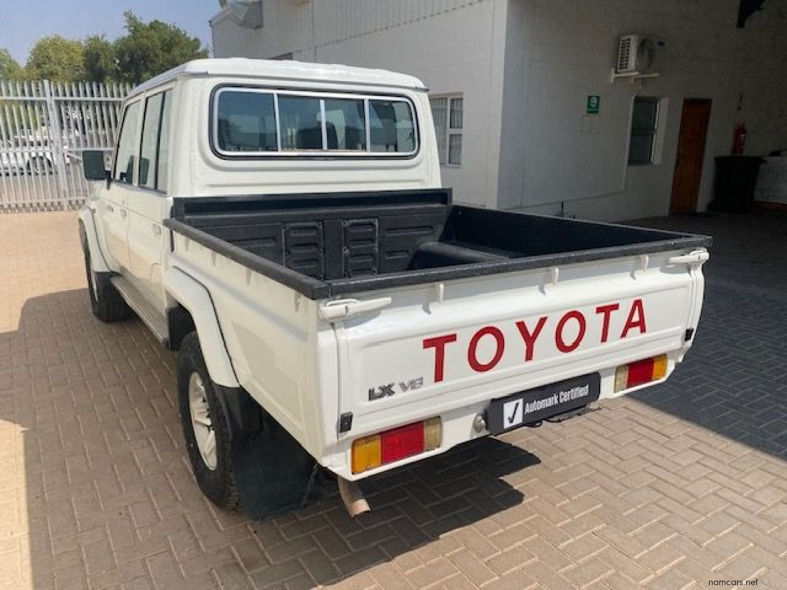 2016 Toyota Land Cruiser 79 4.5d P/u D/c photo