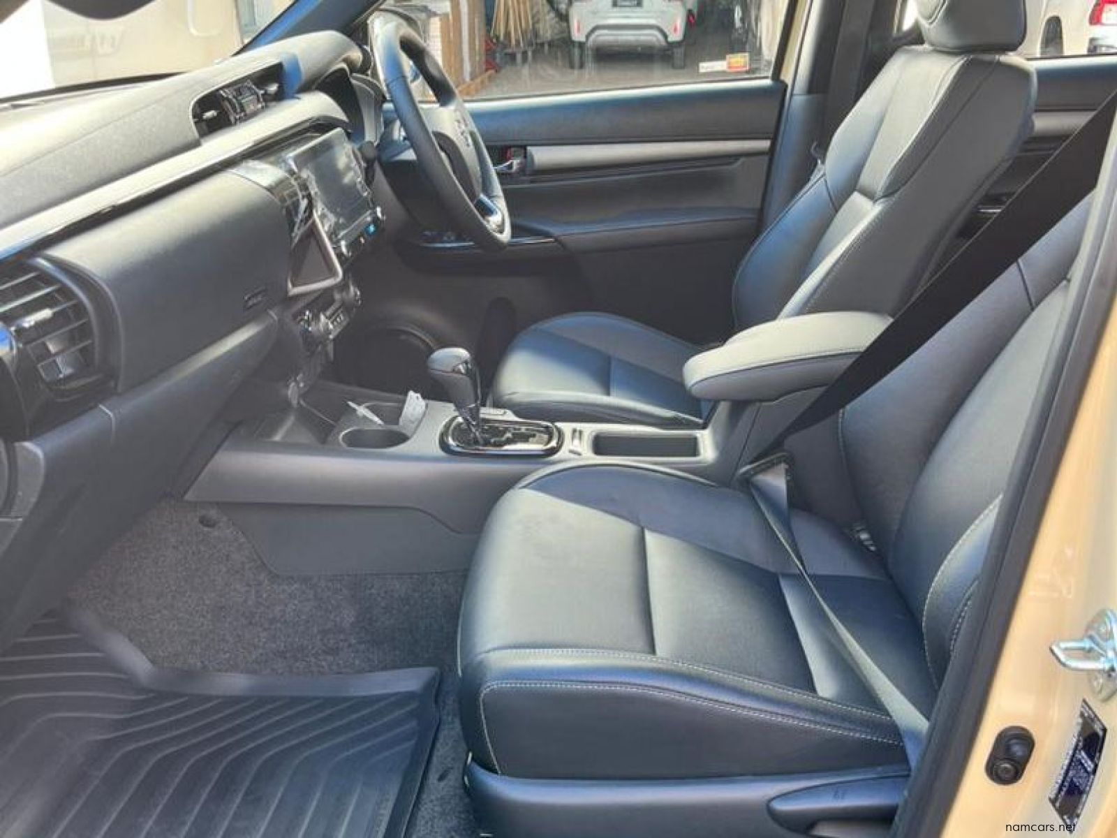 2025 Toyota Toyota Hilux Double Cab 2.8GD6 4x2 Legend 55 AT photo