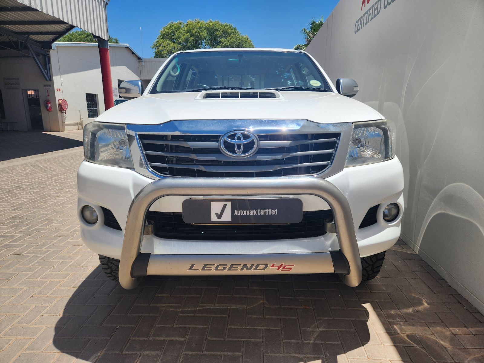 2016 Toyota Hilux DC 3.0D4D 4x2 Legend 45 MT photo