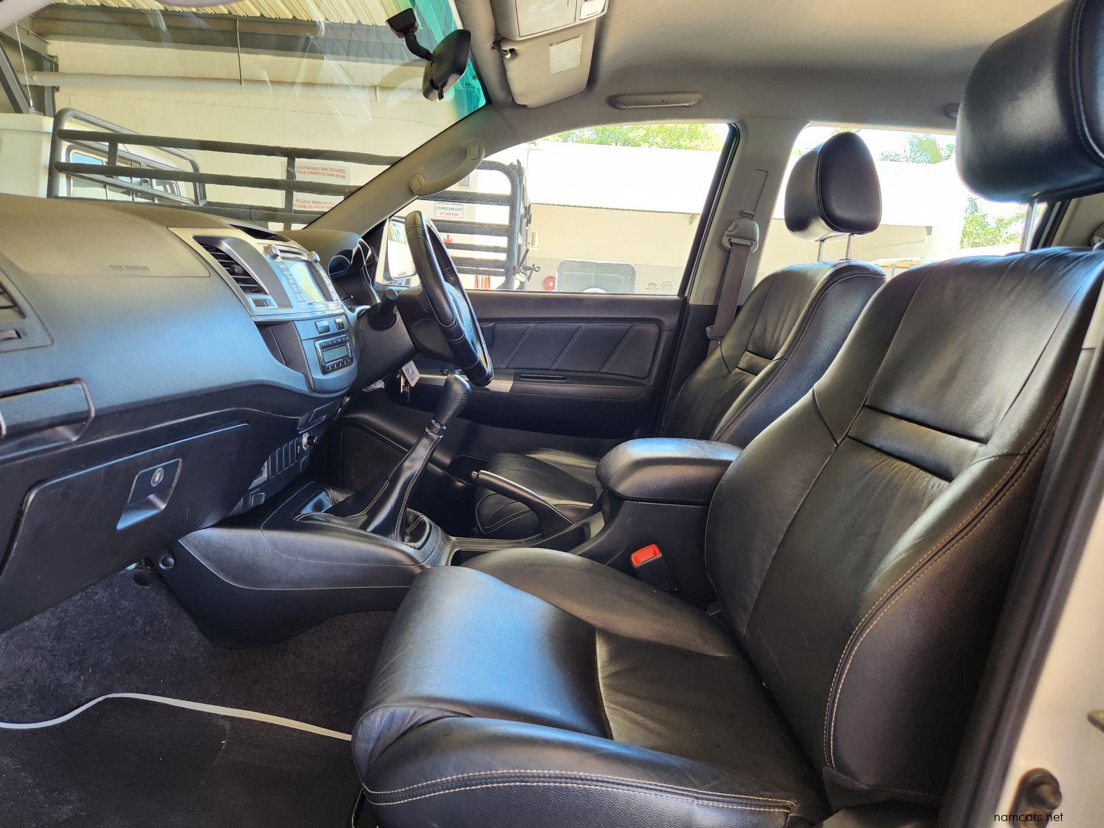 2016 Toyota Hilux DC 3.0D4D 4x2 Legend 45 MT photo