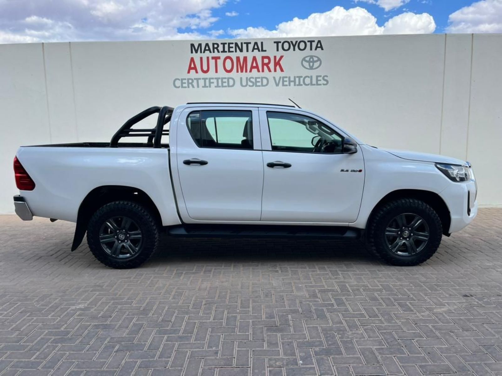 2023 Toyota Hilux Double Cab 2.4GD6 4X4 RAI AT photo