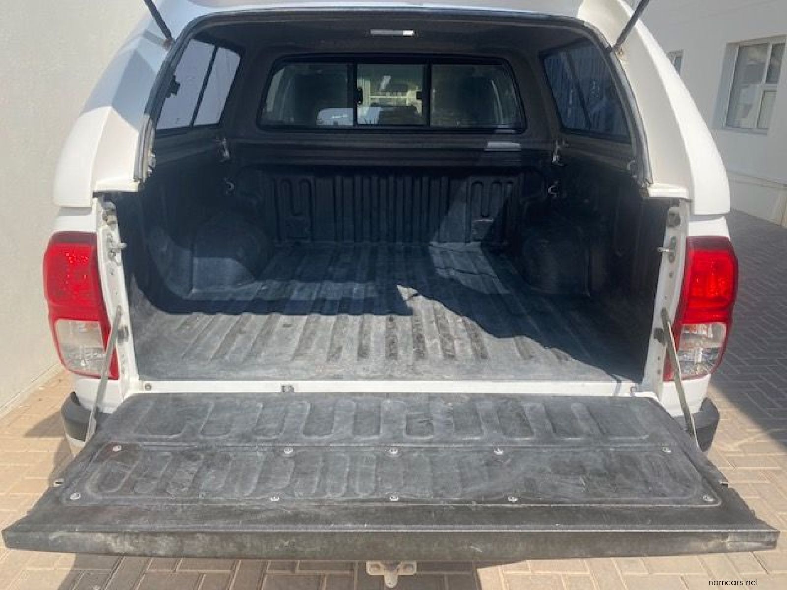 2016 Toyota Hilux 2.8 Gd-6 Raider 4x4 P/u D/c photo