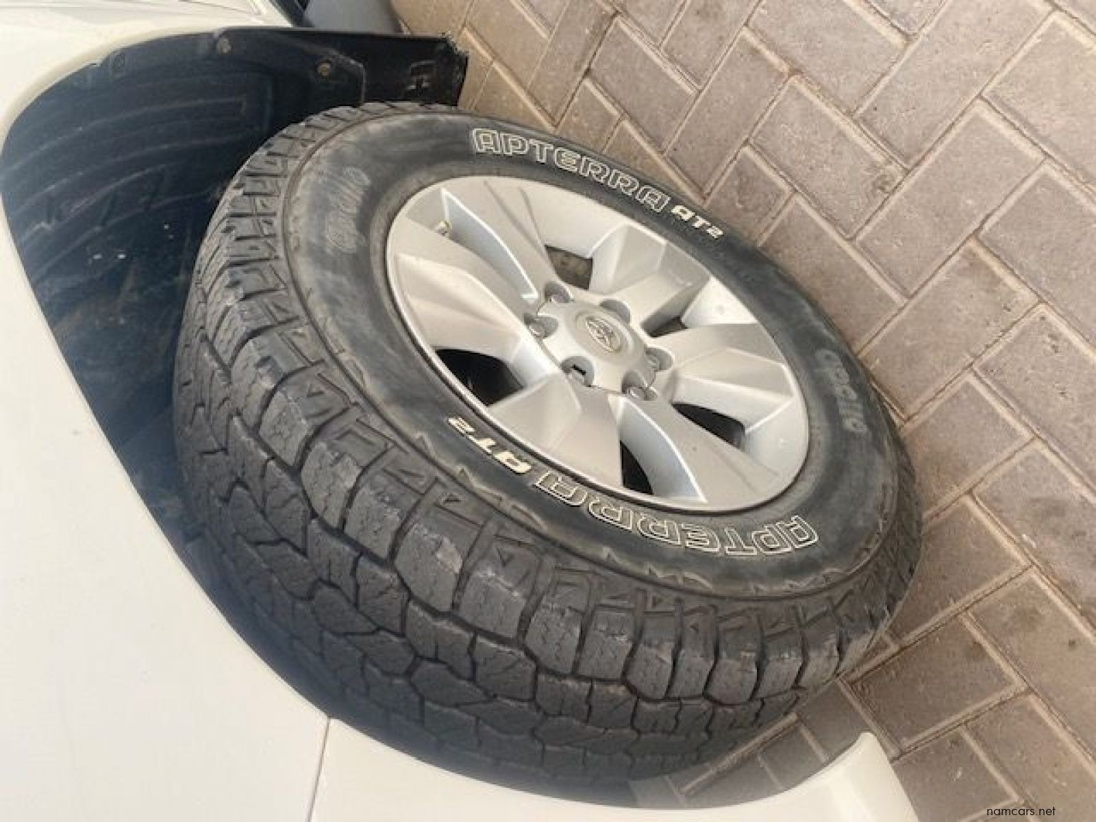 2016 Toyota Hilux 2.8 Gd-6 Raider 4x4 P/u D/c photo