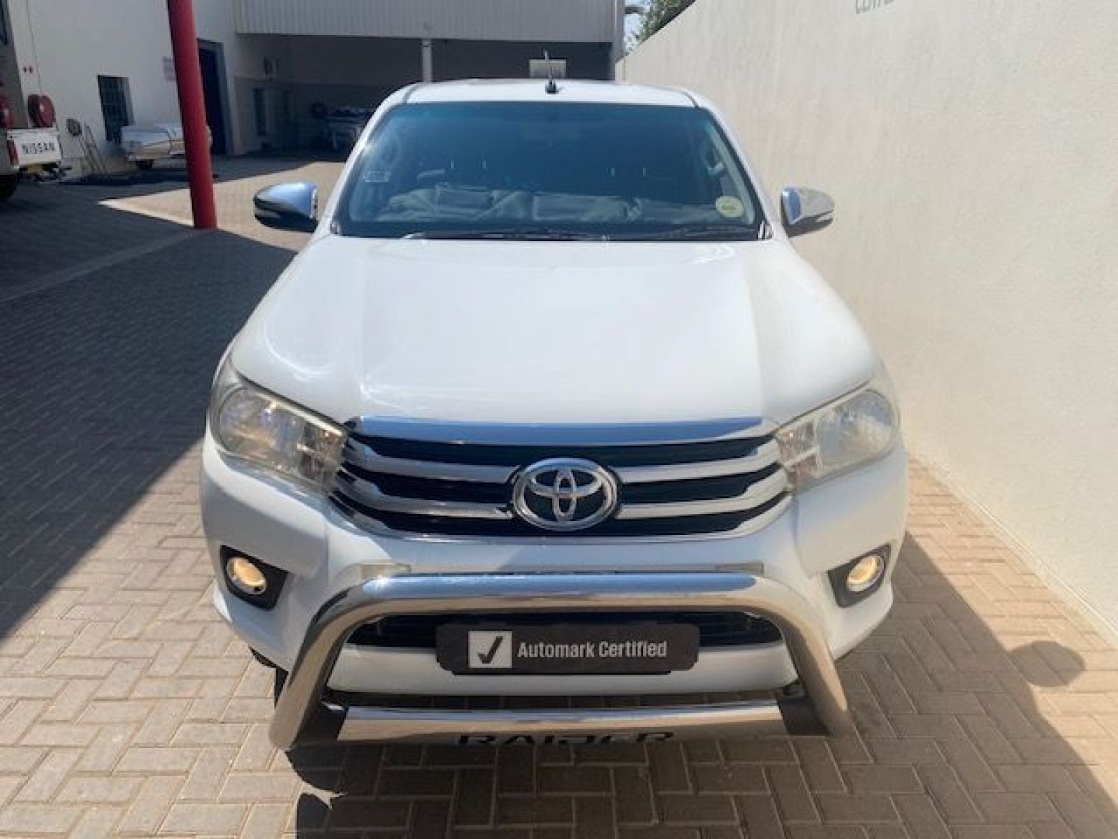 2016 Toyota Hilux 2.8 Gd-6 Raider 4x4 P/u D/c photo