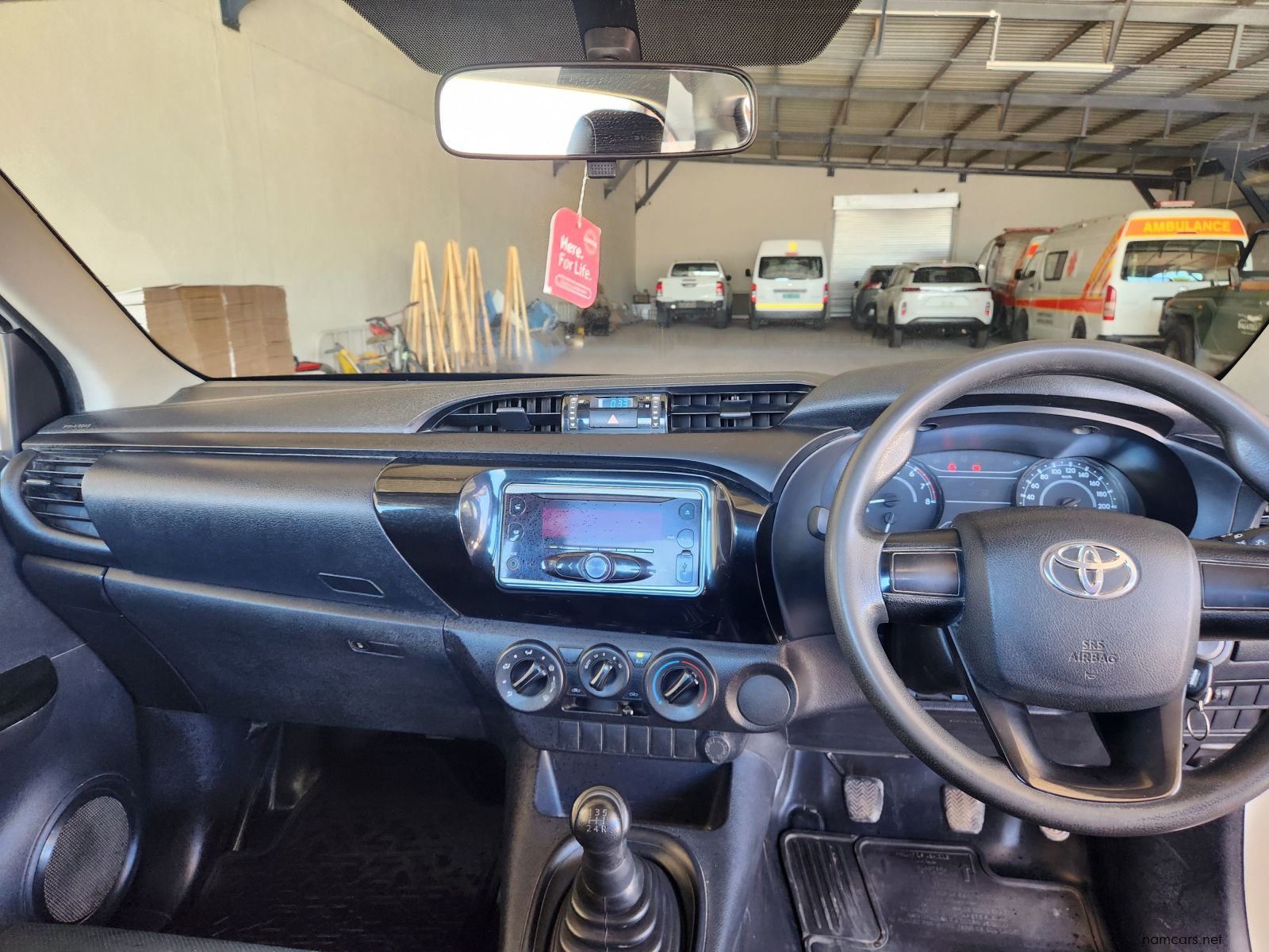 2020 Toyota Hilux SC 2.0VVTi S A/C 5MT photo