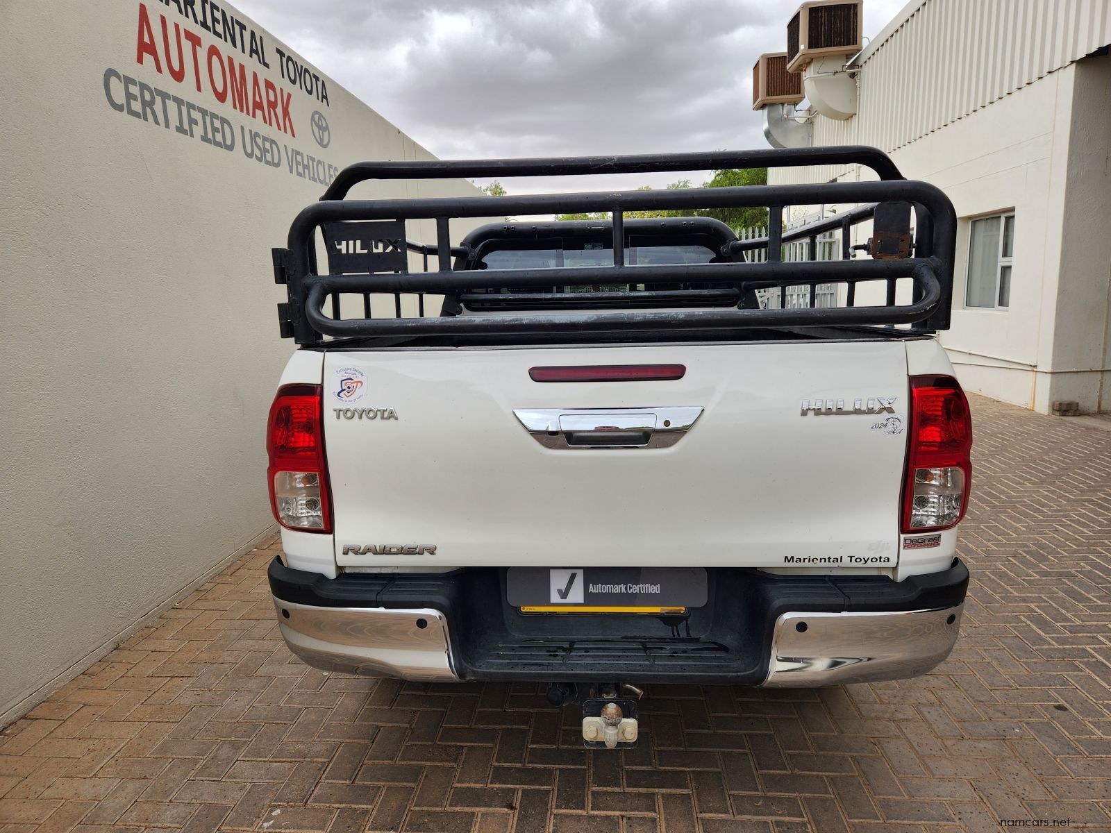 2023 Toyota Hilux XC 2.4GD6 4X2 Raider MT photo