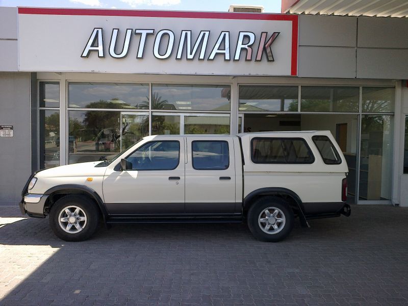 2001 nissan hardbody