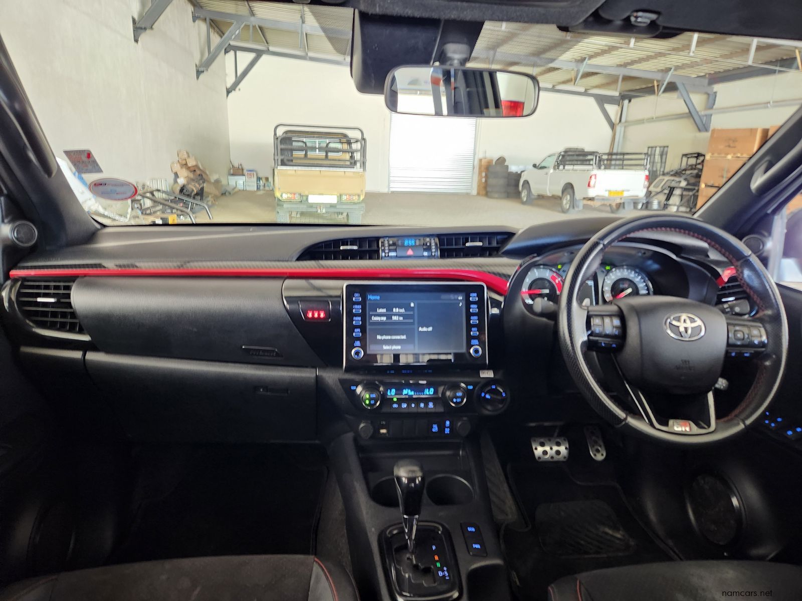 2023 Toyota Hilux DC 2.8GD6 4x4 GR-S AT photo