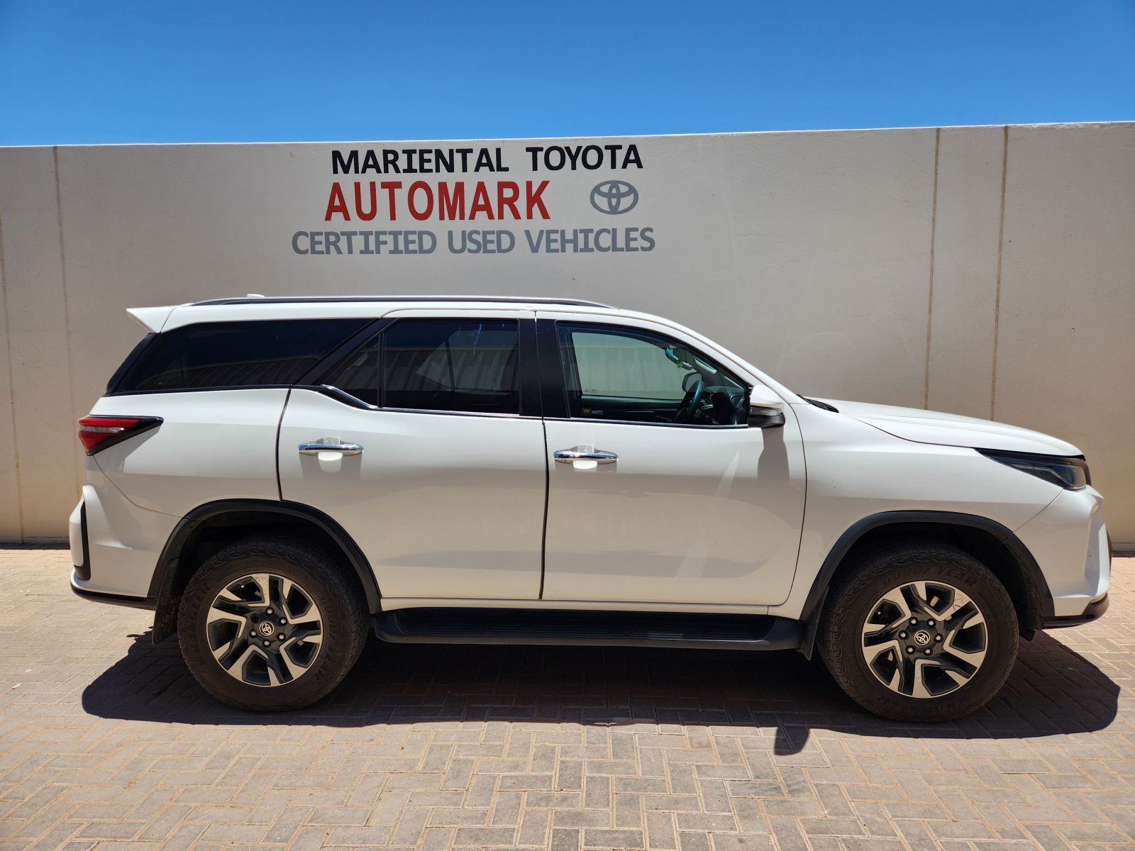 2023 Toyota Fortuner 2.4GD6 4x4 AT photo