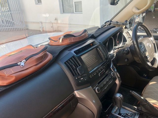 2008 Toyota LAND CRUISER 200 VX 4.5D photo