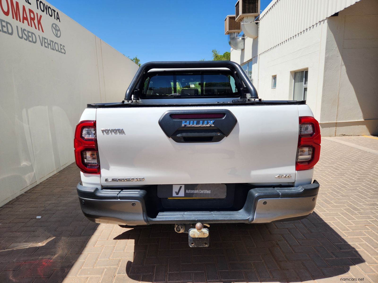 2022 Toyota Hilux DC 2.8GD6 4x4 Legend Automatic photo