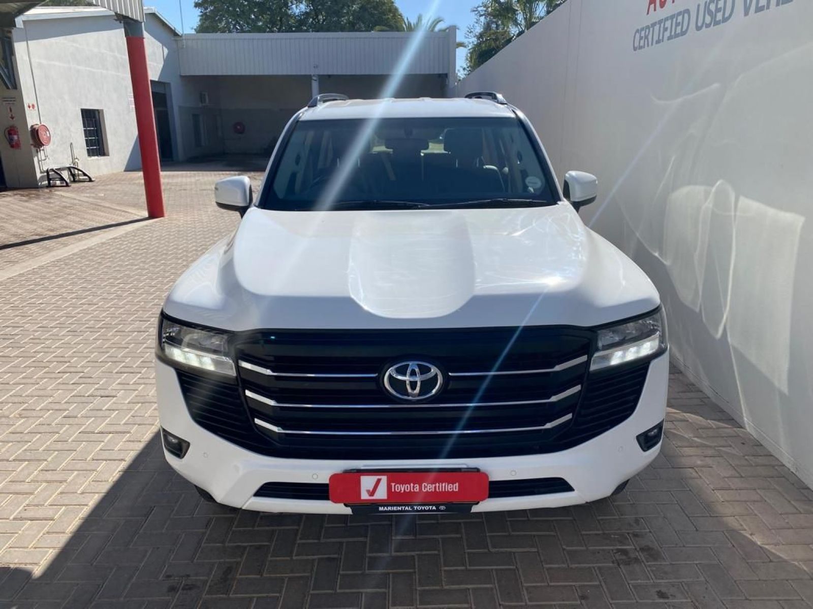 2022 Toyota Land Cruiser 300 3.3D V6 GX-R photo