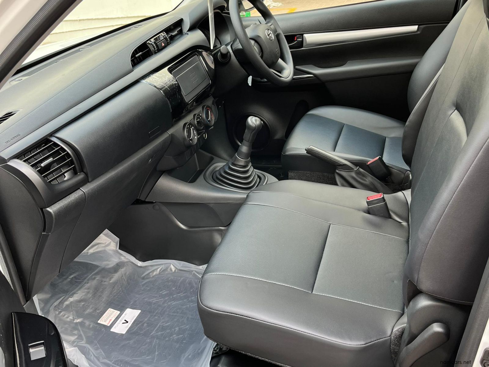 2025 Toyota Hilux SC 2.4GD 5MT A/C photo