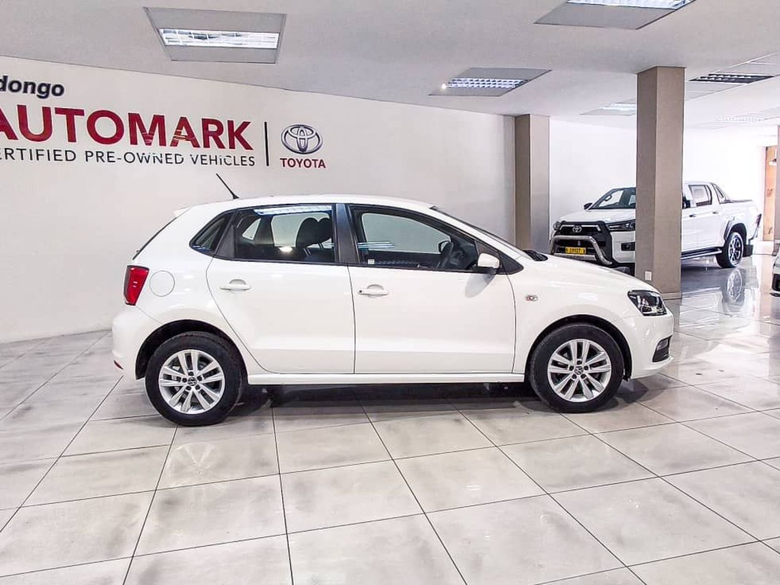 2023 Volkswagen Polo Vivo 1.6 Comfortline Tip (5dr) photo