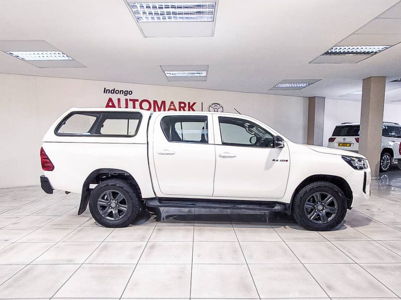 2024 Toyota Hilux 2.4 Gd-6 Raider 4x4 A/t P/u D/c photo