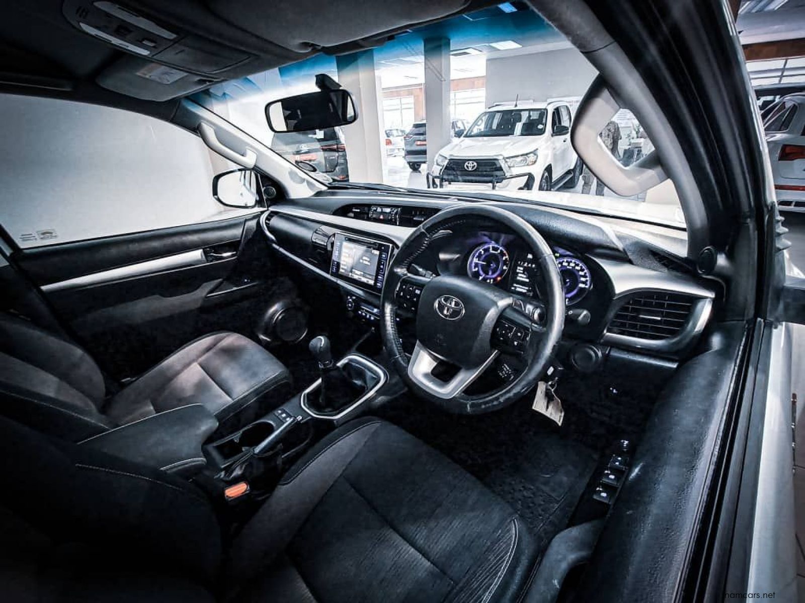 2017 Toyota Hilux 2.8 Gd-6 Rb Raider P/u D/c photo