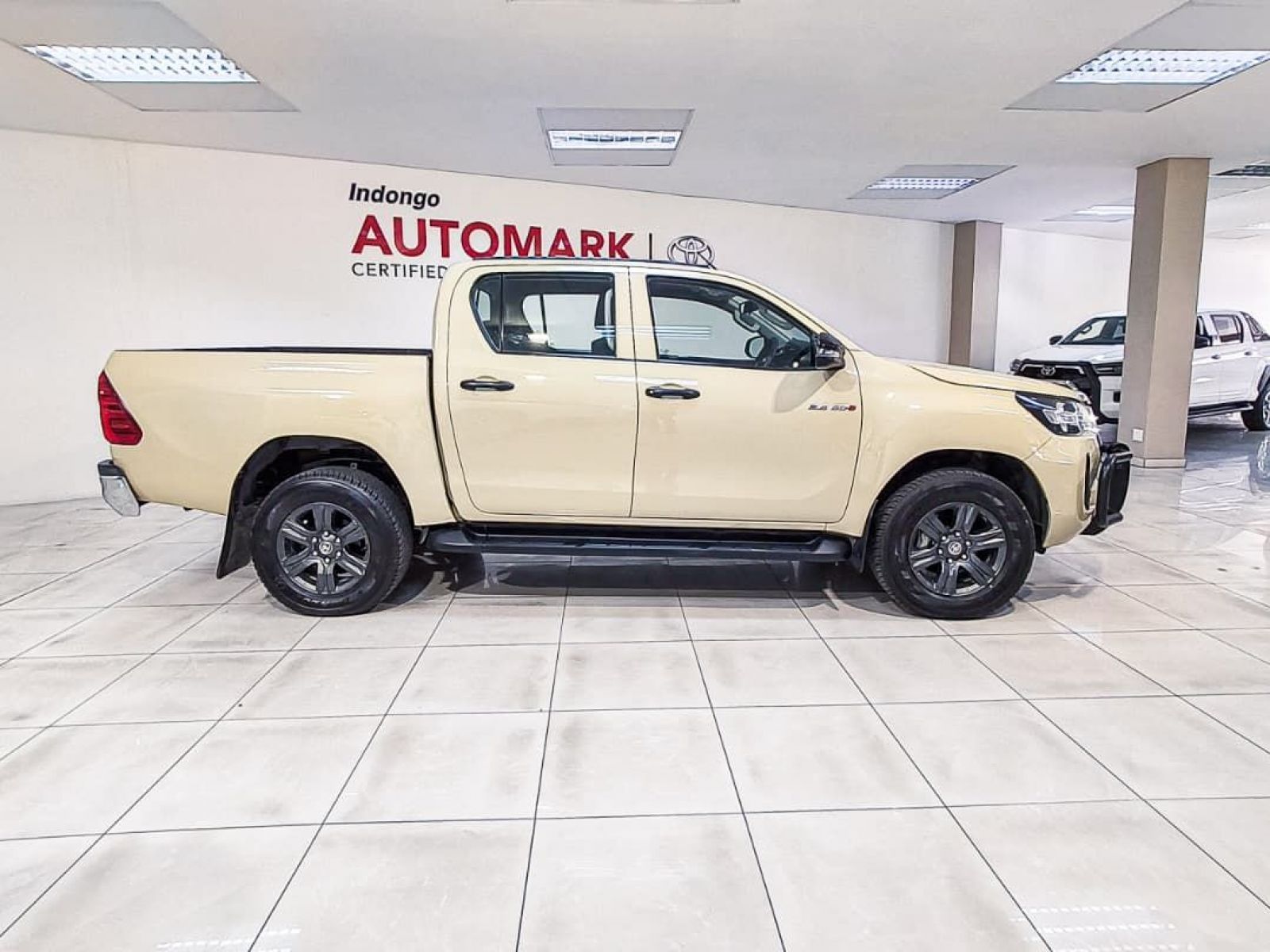 2023 Toyota Hilux 2.4 Gd-6 Raider 4x4 A/t P/u D/c photo