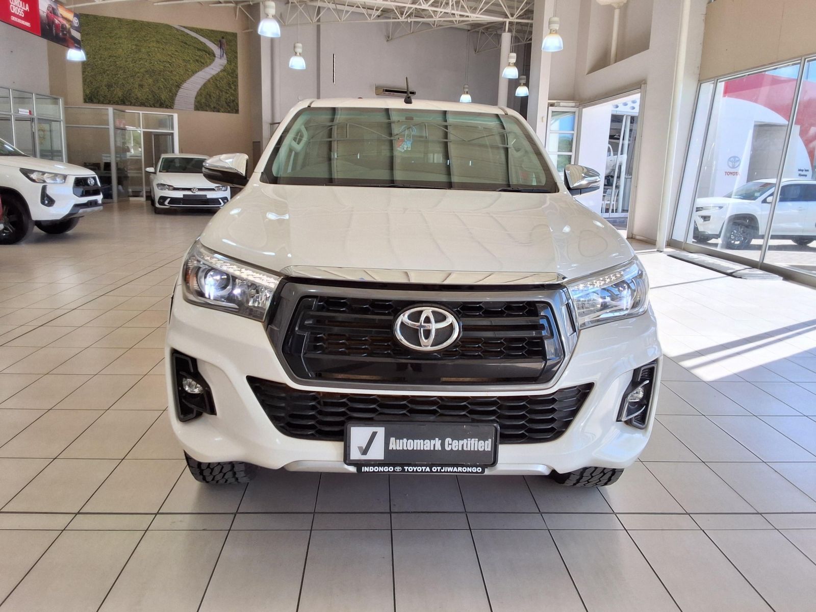 2018 Toyota Hilux Extra Cab 2.8GD6 4x4 Raider AT photo