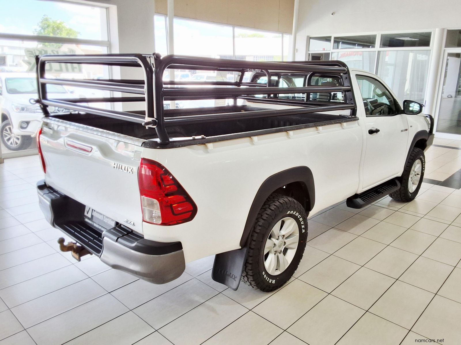 2017 Toyota Hilux Single Cab SC 2.4GD6 4x4 SR MT photo