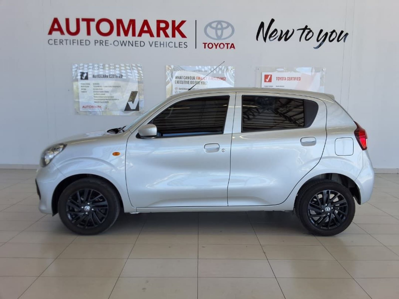 2024 Toyota VITZ 1.0 XR AT photo