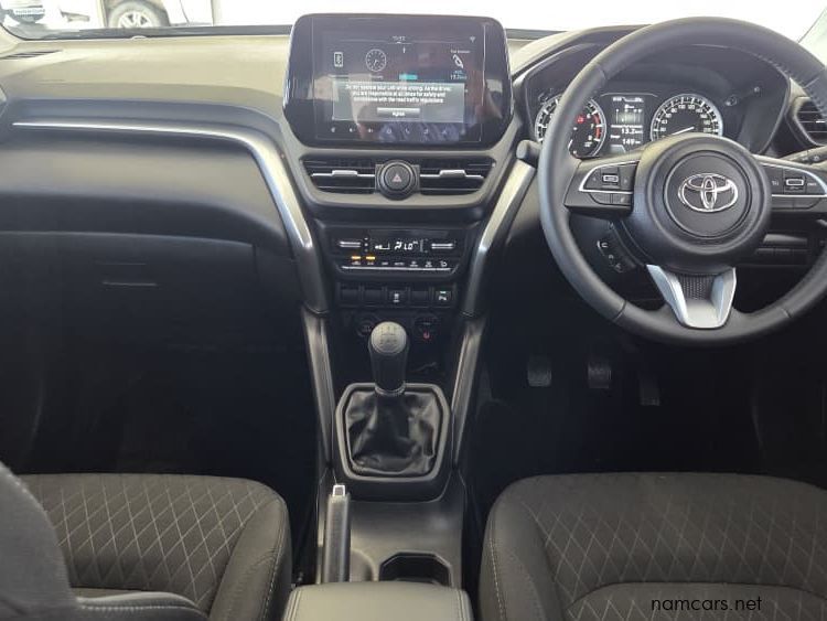 2025 Toyota Urban Cruiser XR photo