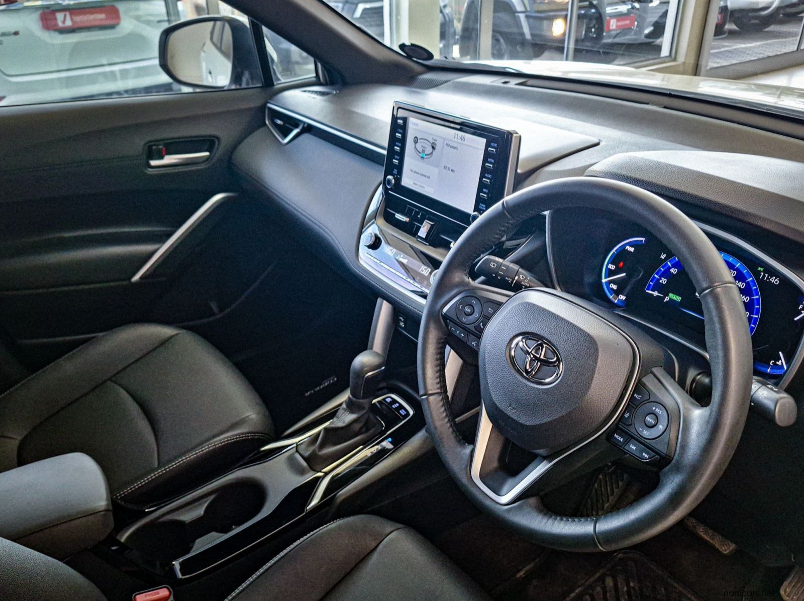 2022 Toyota Corolla Cross 1.8 XR HEV CVT pictures